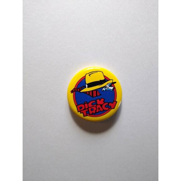 Dick Tracy Vintage Pinback Button Badge Disney Licensed Pin Original Hat Gun Tie - Picture 2 of 4